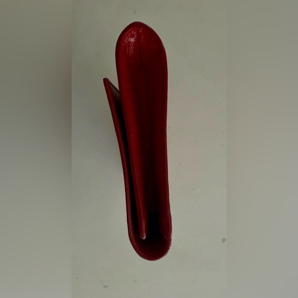 SAINT LAURENT  Textured Patent Monogram Large Belle De Jour Clutch Patent Red. - Picture 5 of 8